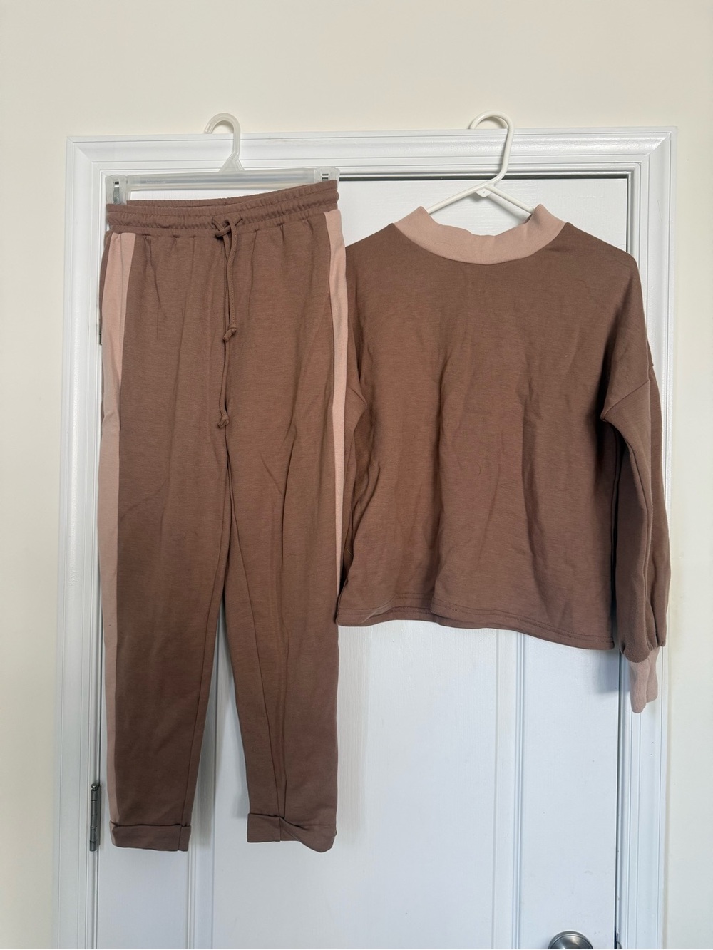 Cocoa Brown Mockneck Joggers Matching Set - Size Small